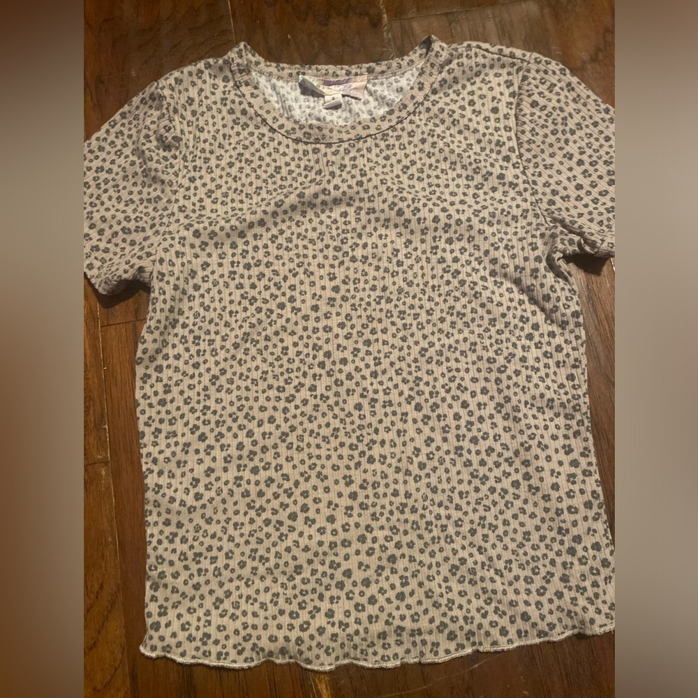 basic tight fitted top a little cropped
